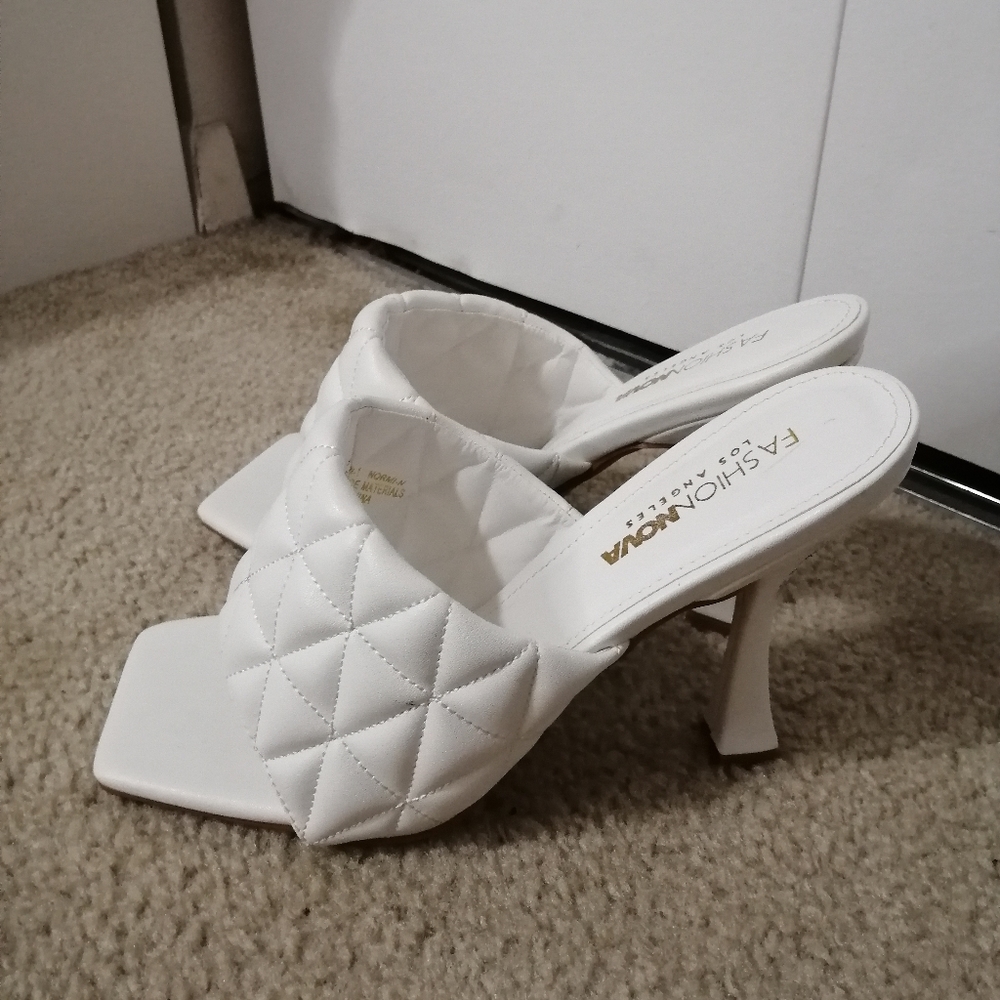 Fashion Nova white Mules